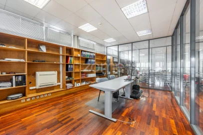 Escritório para Venda em Cidade da Maia