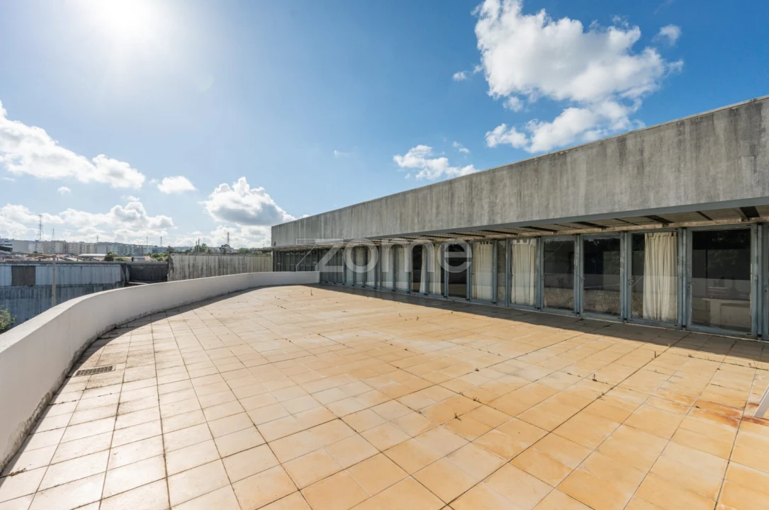 Escritório para Venda em Cidade da Maia Foto 25