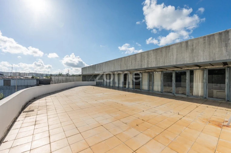 Escritório para Venda em Cidade da Maia Foto 25