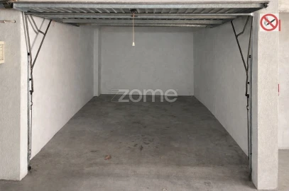 Garagem para Venda em Algés, Linda-A-Velha e Cruz Quebrada-Dafundo