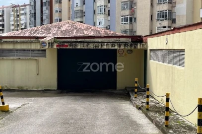 Garagem para Venda em Algés, Linda-A-Velha e Cruz Quebrada-Dafundo