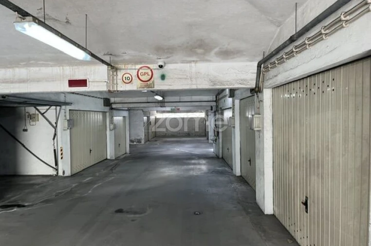 Garagem para Venda em Algés, Linda-A-Velha e Cruz Quebrada-Dafundo Foto 8