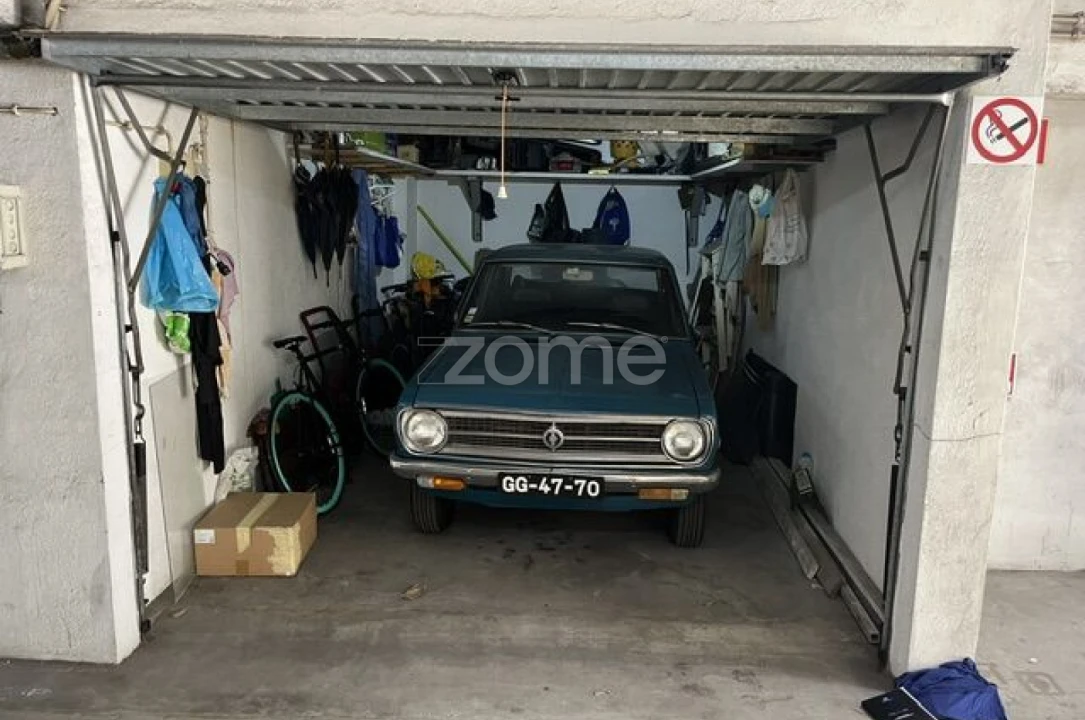 Garagem para Venda em Algés, Linda-A-Velha e Cruz Quebrada-Dafundo Foto 6