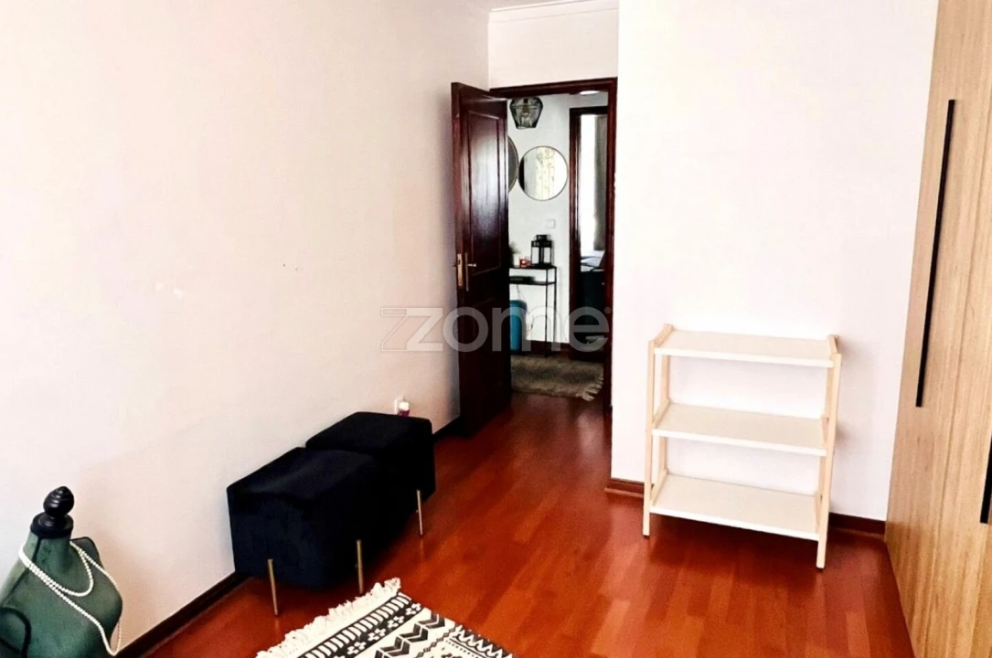 Apartamento T2 para Venda em Rio de Mouro Foto 7