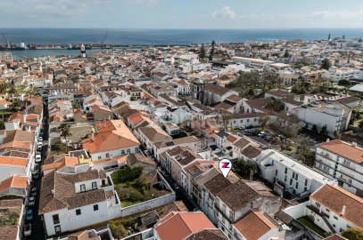 Moradia T9 para Venda em Ponta Delgada (São Sebastião)