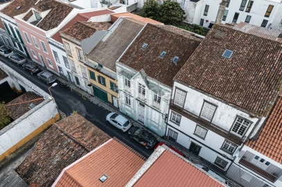 Moradia T9 para Venda em Ponta Delgada (São Sebastião)