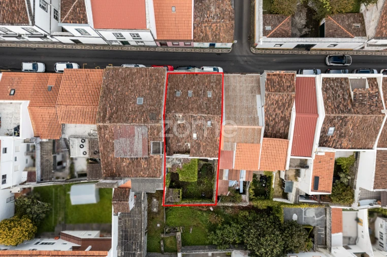 Moradia T9 para Venda em Ponta Delgada (São Sebastião) Foto 6
