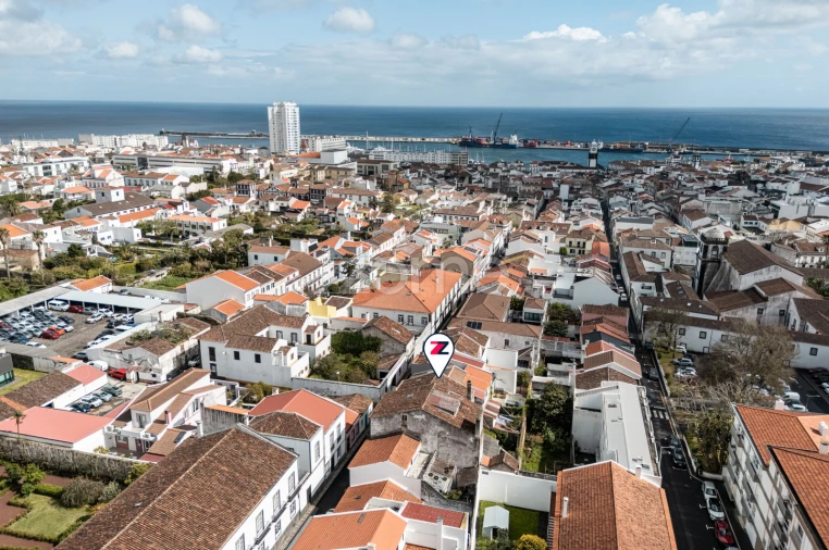 Moradia T9 para Venda em Ponta Delgada (São Sebastião) Foto 10