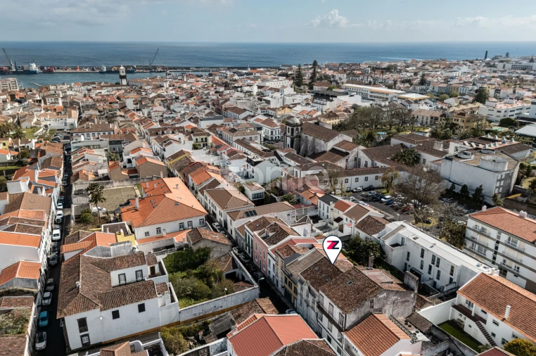 Moradia T9 para Venda em Ponta Delgada (São Sebastião) Foto 11