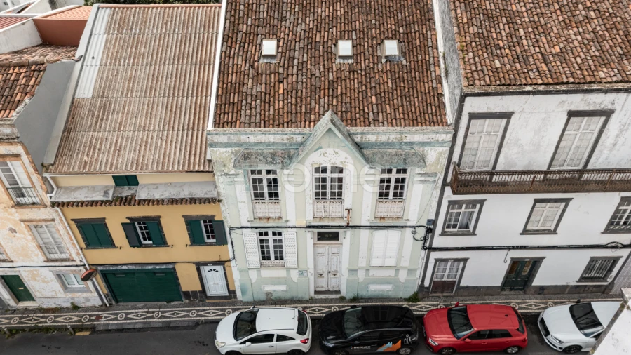 Moradia T9 para Venda em Ponta Delgada (São Sebastião)