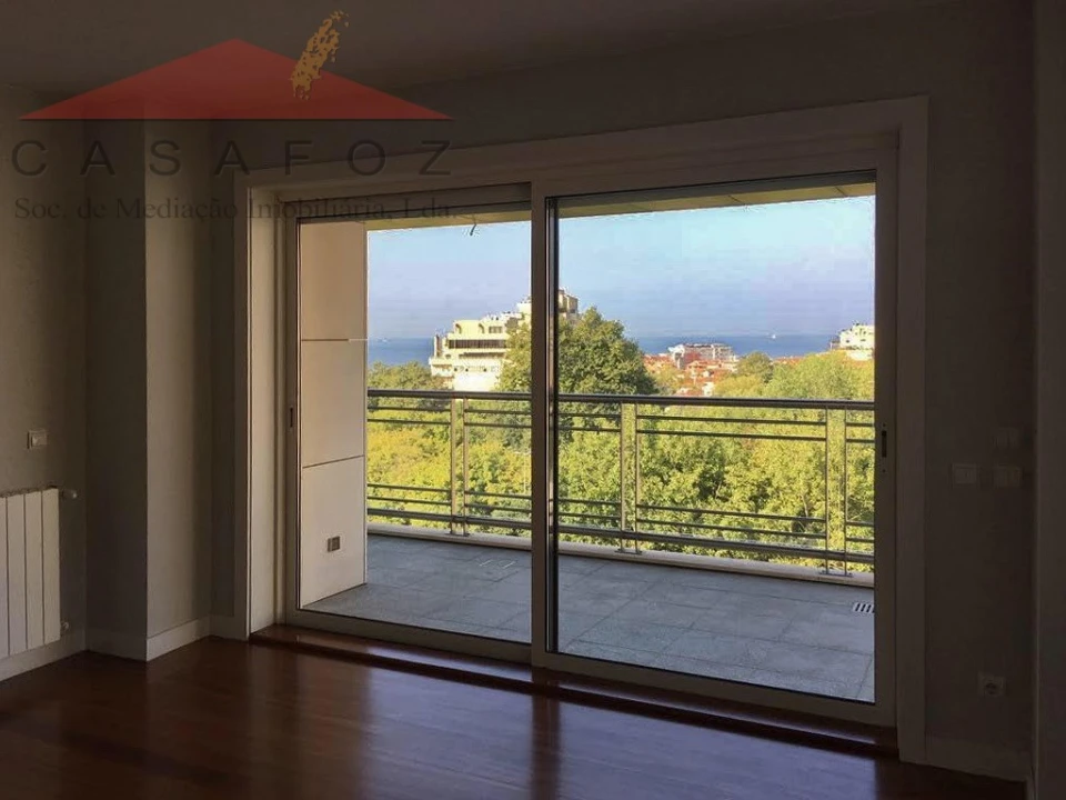 Apartamento T4 para Arrendamento em Aldoar, Foz do Douro e Nevogilde Foto 5