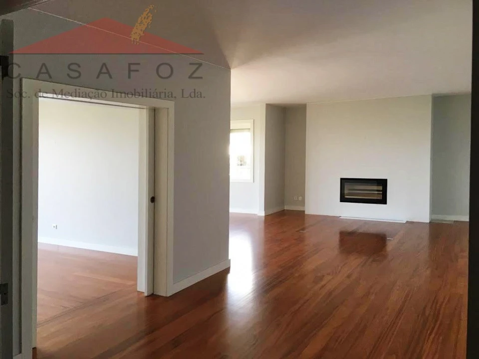 Apartamento T4 para Arrendamento em Aldoar, Foz do Douro e Nevogilde Foto 2