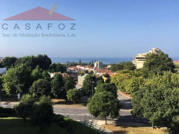 Apartamento T4 para Arrendamento em Aldoar, Foz do Douro e Nevogilde