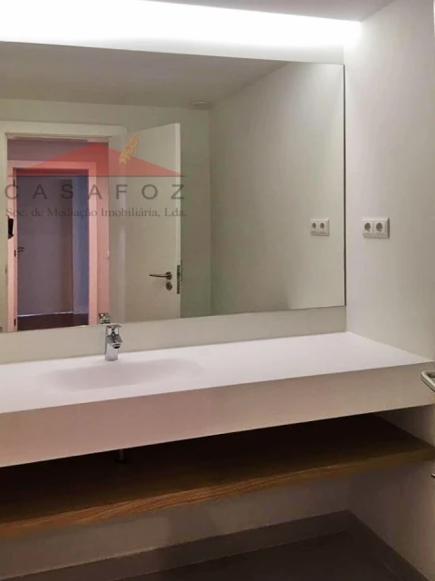 Apartamento T4 para Arrendamento em Aldoar, Foz do Douro e Nevogilde