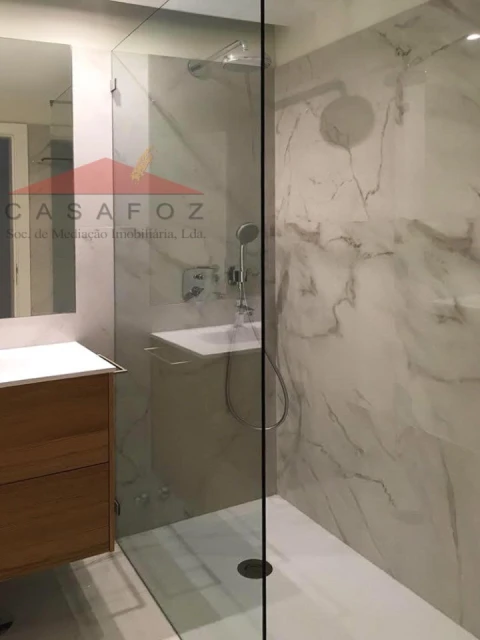 Apartamento T4 para Arrendamento em Aldoar, Foz do Douro e Nevogilde