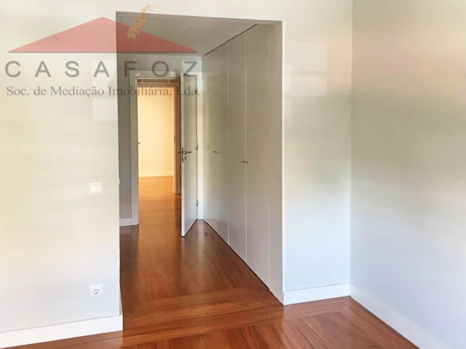 Apartamento T4 para Arrendamento em Aldoar, Foz do Douro e Nevogilde Foto 16