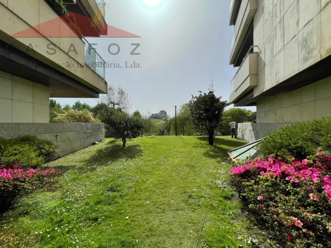 Apartamento T4 para Arrendamento em Aldoar, Foz do Douro e Nevogilde Foto 25