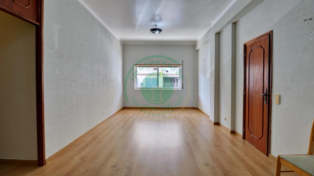 Apartamento T1 para Venda em Buarcos Foto 1