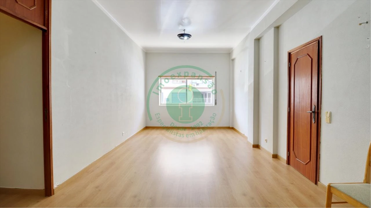 Apartamento T1 para Venda em Buarcos Foto 1