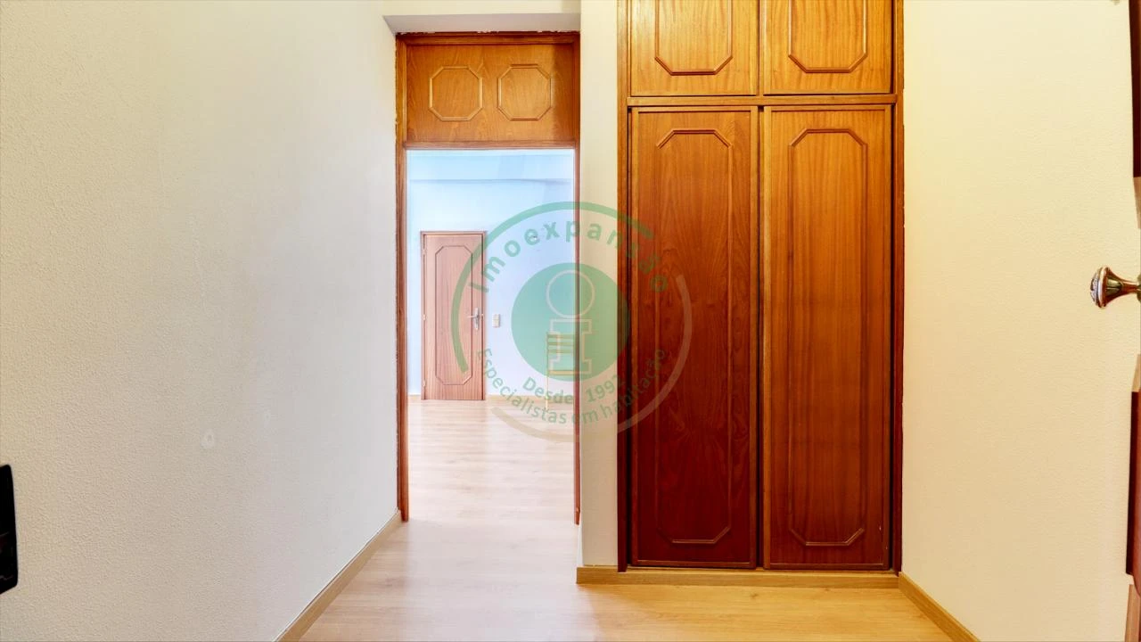 Apartamento T1 para Venda em Buarcos Foto 3