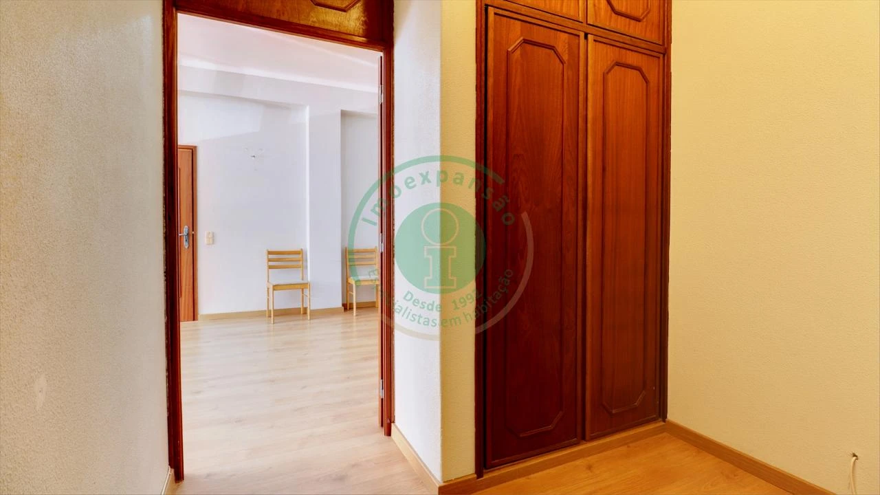 Apartamento T1 para Venda em Buarcos Foto 4