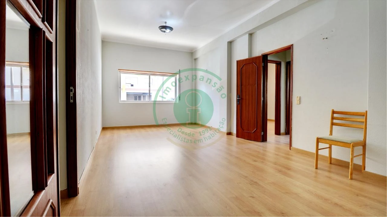 Apartamento T1 para Venda em Buarcos Foto 5