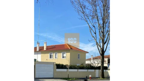 Moradia T5 para Venda em Ramalde