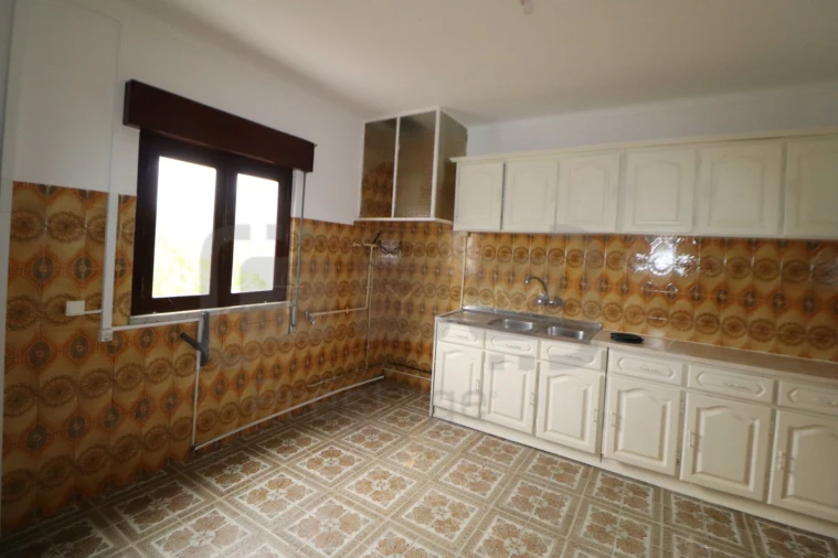 Moradia T3 para Venda em São João Baptista e Santa Maria dos Olivais Foto 4