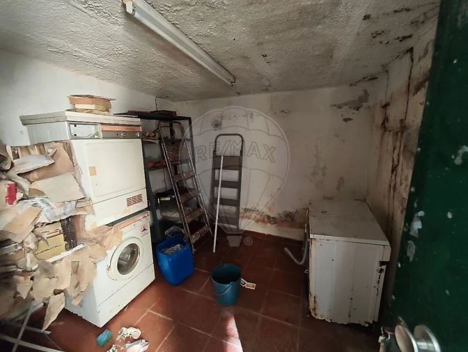 Apartamento T1 para Venda em Alvalade Foto 16