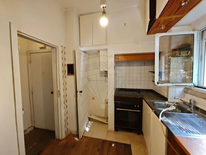 Apartamento T1 para Venda em Alvalade Foto 5