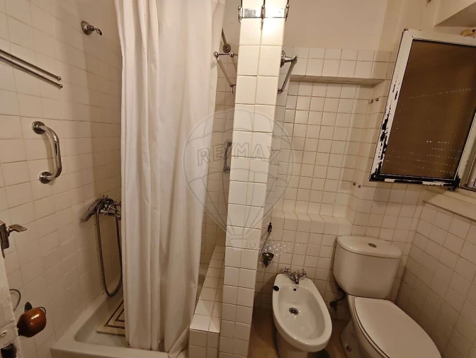 Apartamento T1 para Venda em Alvalade Foto 12