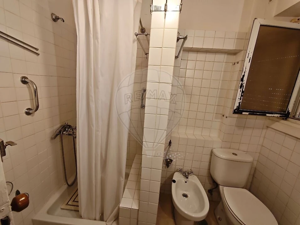Apartamento T1 para Venda em Alvalade Foto 12