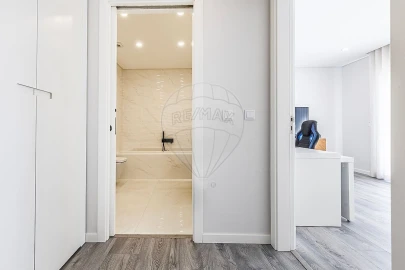 Moradia T4 para Venda em Pontinha e Famões
