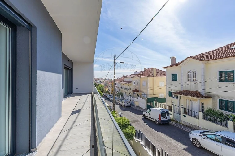 Moradia T4 para Venda em Pontinha e Famões Foto 23