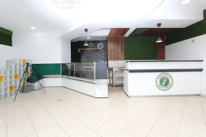 Loja para Venda em Massamá e Monte Abraão