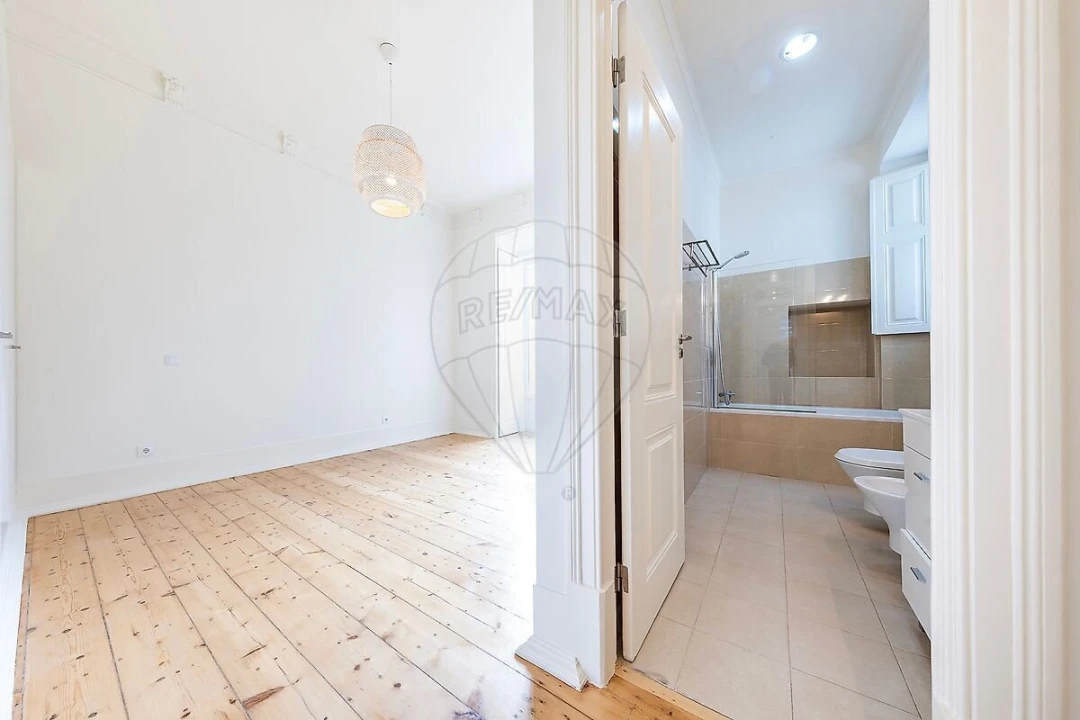 Apartamento T3 para Venda em Santo António Foto 13