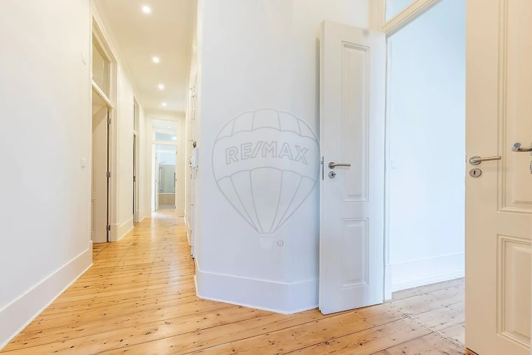 Apartamento T3 para Venda em Santo António Foto 2