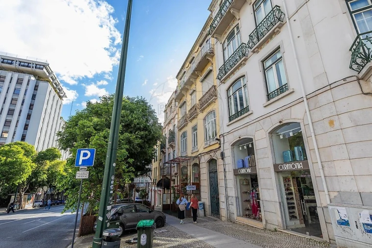 Apartamento T3 para Venda em Santo António Foto 24