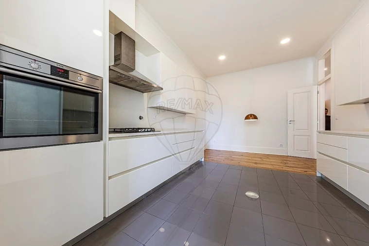 Apartamento T3 para Venda em Santo António Foto 22