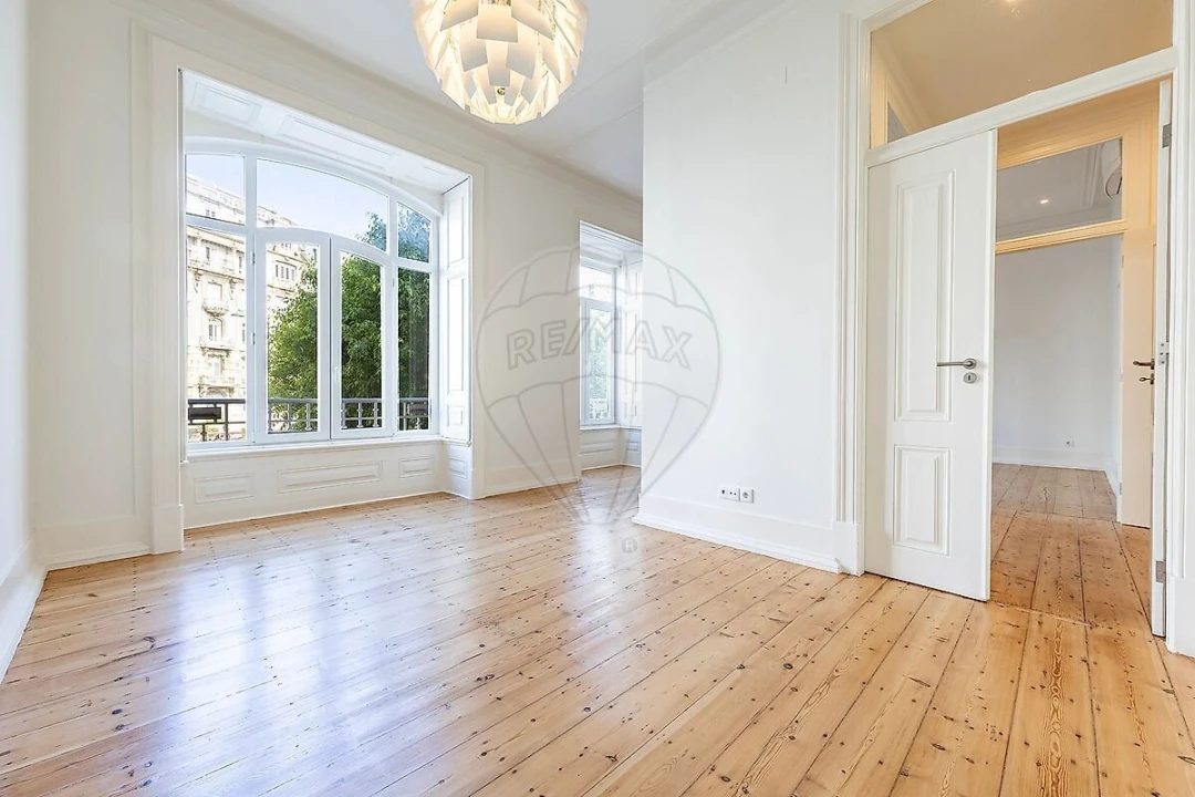 Apartamento T3 para Venda em Santo António Foto 4