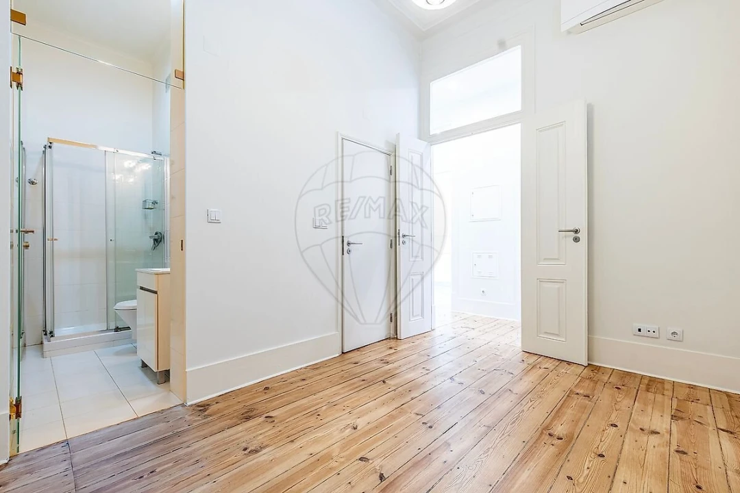 Apartamento T3 para Venda em Santo António Foto 8