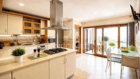 Apartamento T4 para Venda em Póvoa de Santa Iria e Forte da Casa