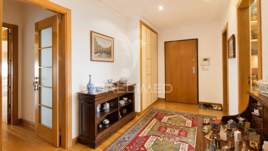 Apartamento T4 para Venda em Póvoa de Santa Iria e Forte da Casa Foto 4