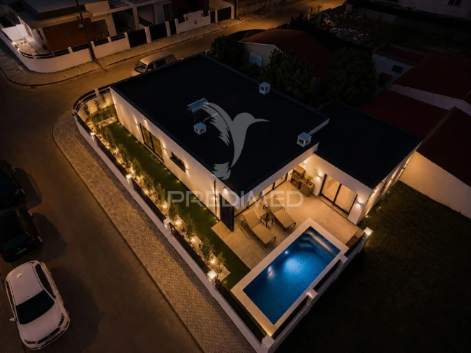 Moradia T3 para Venda em Fernao Ferro Foto 22