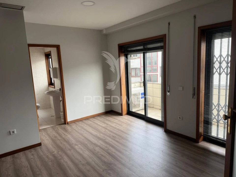 Apartamento T6 para Venda em Santo Tirso, Couto (Santa Cristina e São Miguel) e Burgães Foto 12