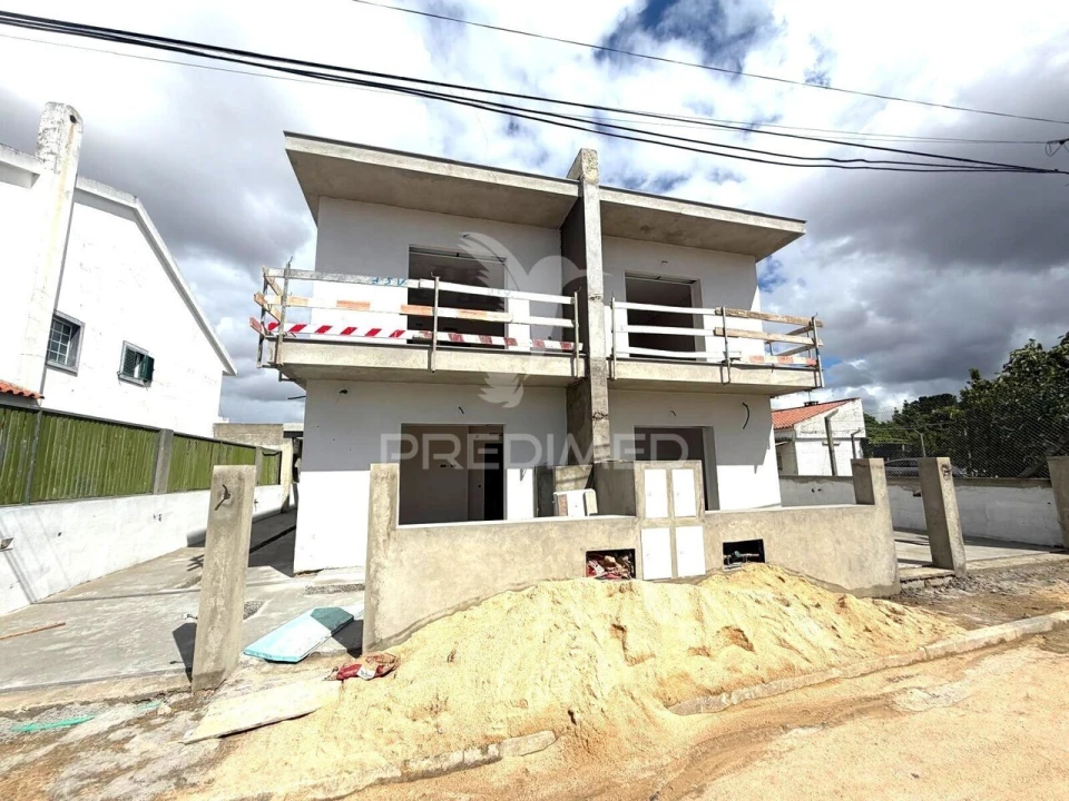 Moradia T3 para Venda em Fernao Ferro Foto 1