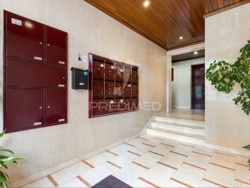 Apartamento T3 para Venda em Ramada e Caneças