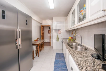 Apartamento T3 para Venda em Ramada e Caneças