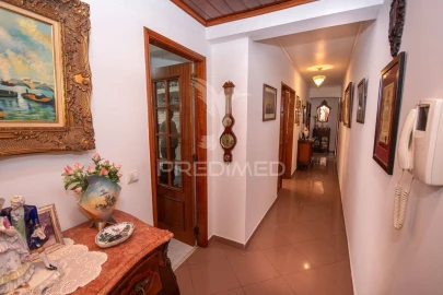 Apartamento T3 para Venda em Ramada e Caneças