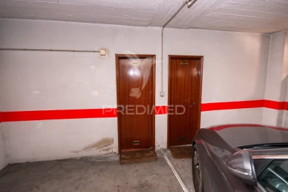 Apartamento T3 para Venda em Ramada e Caneças